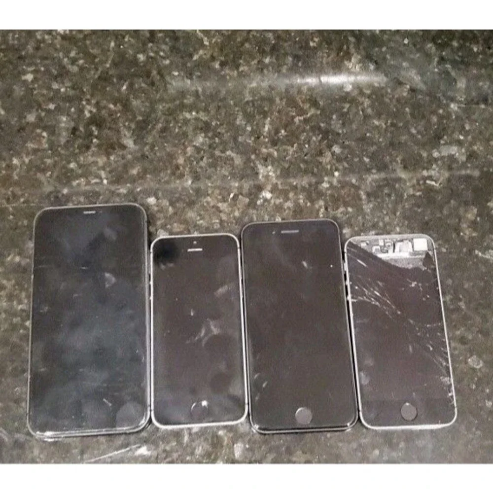 Apple lot iphones
